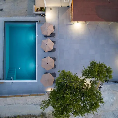 Iphigenia At קאטליוס