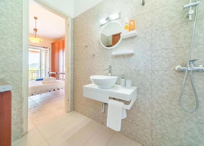 Iphigenia At * Kateliósz